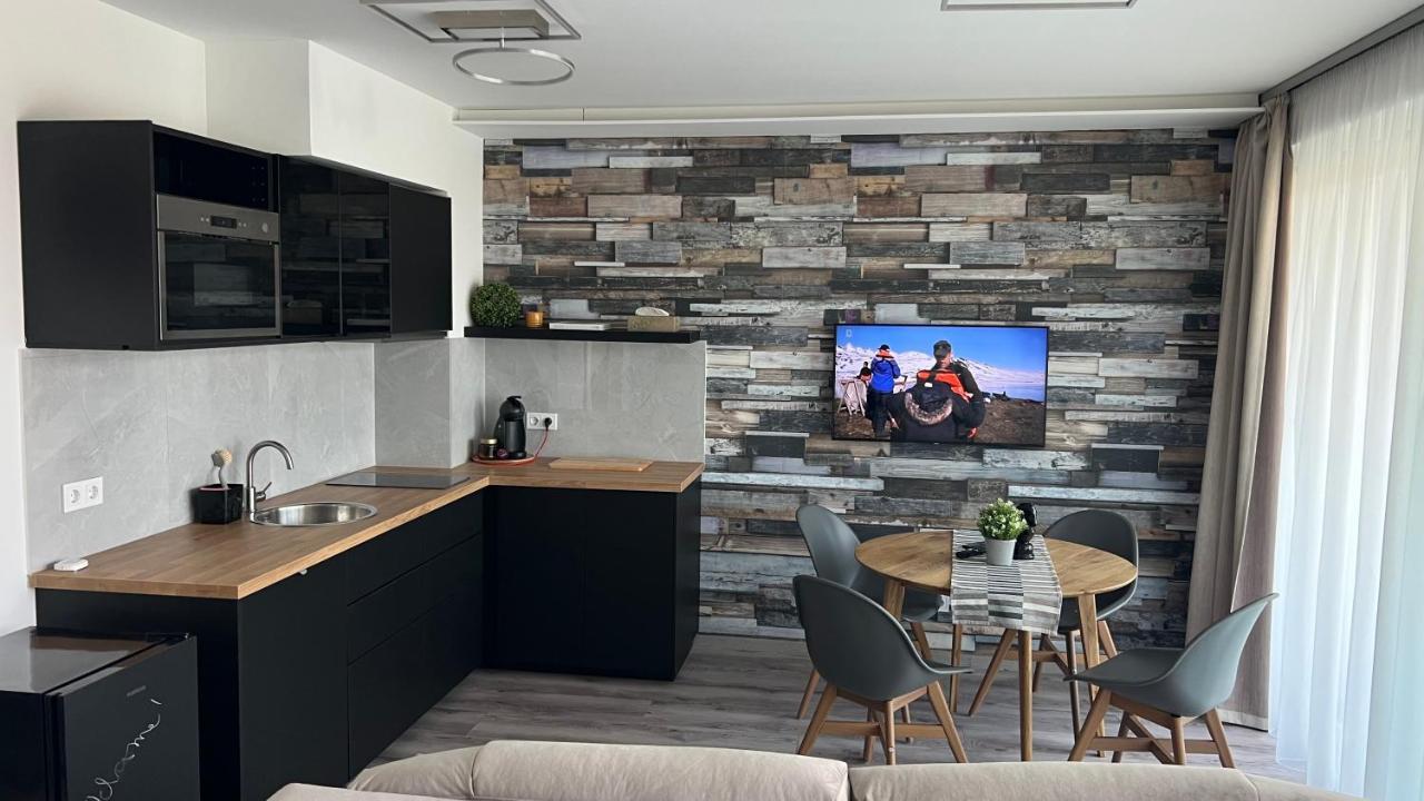 Villa Bauhaus Wellness Apartman 202 Siofok Bagian luar foto