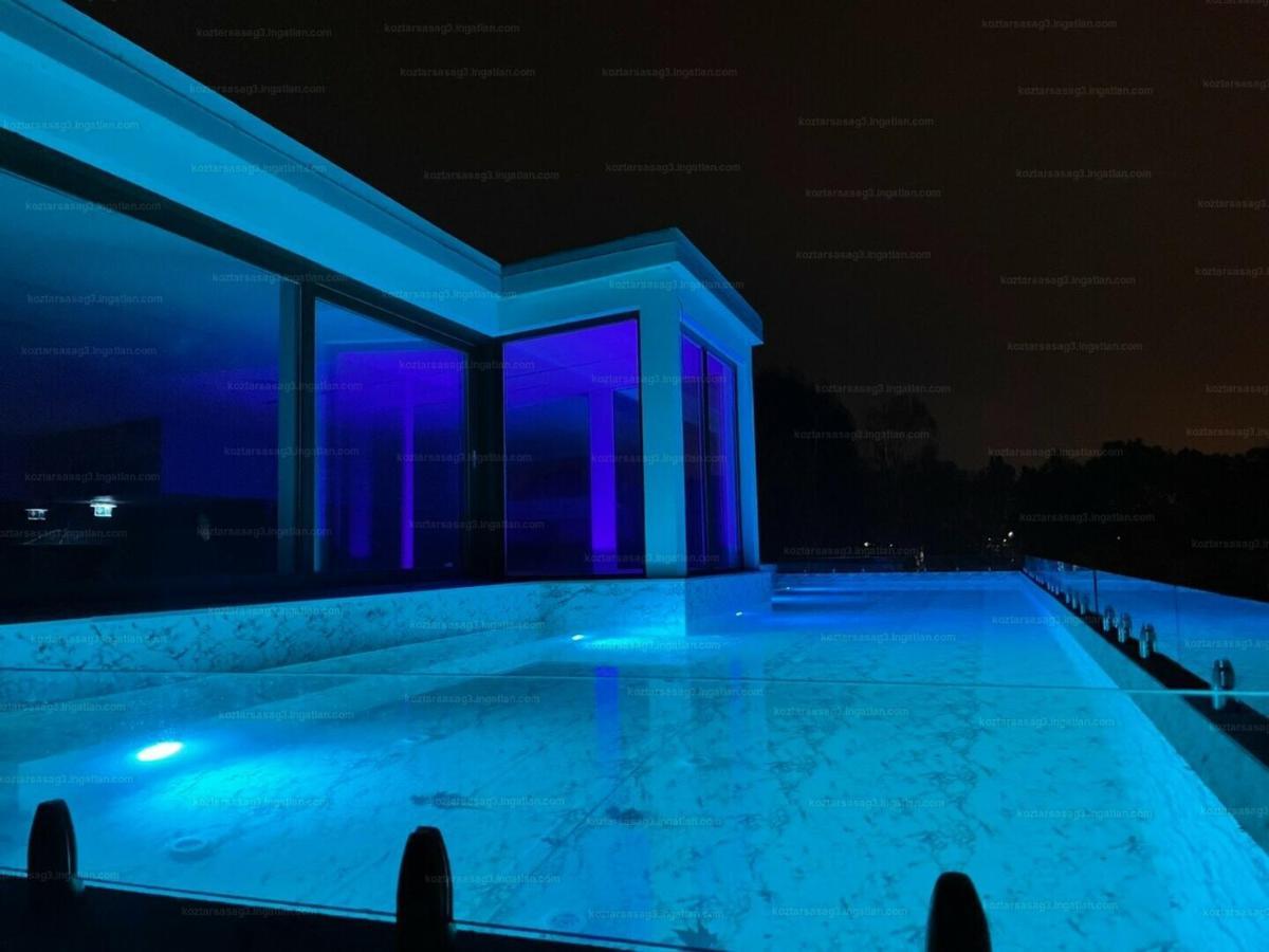 Villa Bauhaus Wellness Apartman 202 Siofok Bagian luar foto