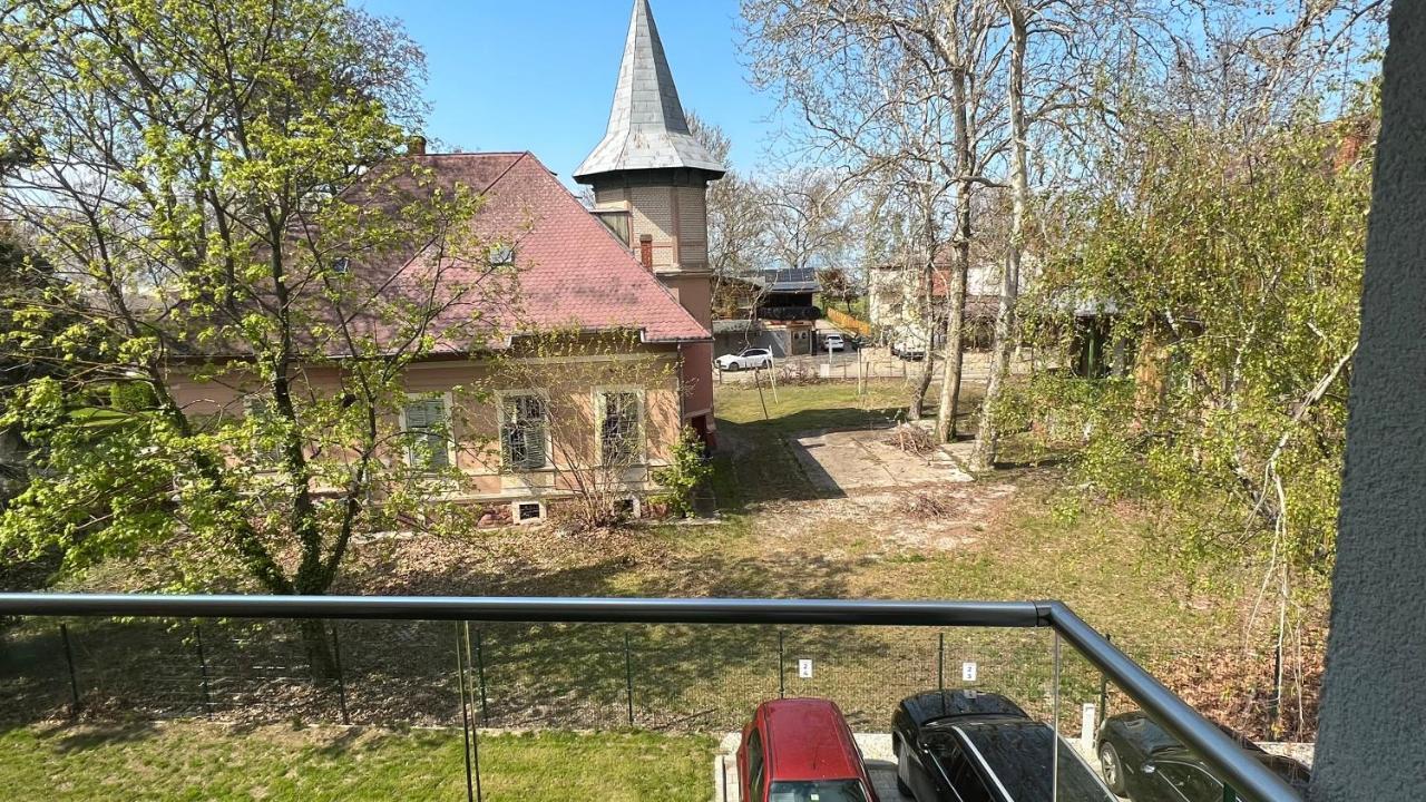Villa Bauhaus Wellness Apartman 202 Siofok Bagian luar foto