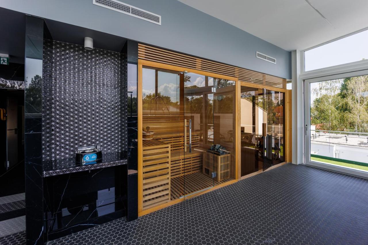 Villa Bauhaus Wellness Apartman 202 Siofok Bagian luar foto