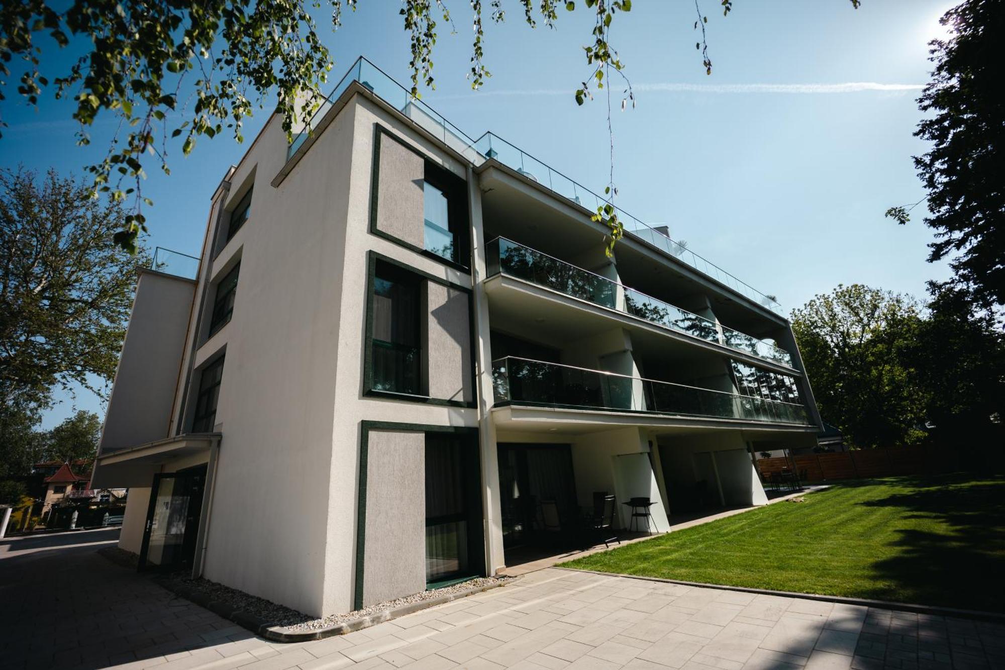Villa Bauhaus Wellness Apartman 202 Siofok Bagian luar foto